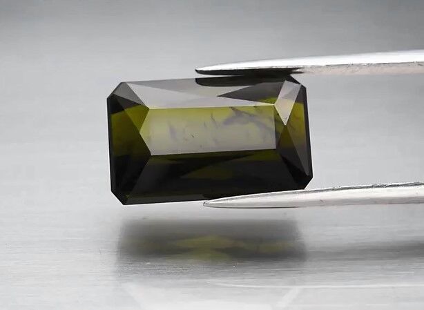 9.35ct 14.5x9.5mm Scissor-Cut Natural Unheated Green Tourmaline, Mozambique