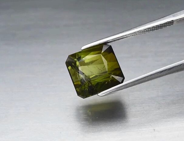 6.22ct 9.8x9.5mm Scissor-Cut Natural Unheated Green Tourmaline, Mozambique