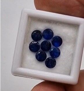 6.03ct tw. 8pcs Lot 5mm Round Natural Sapphire