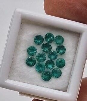 2.71ct tw. 14pcs Lot 3.8 to 4.0 mm Round Natural Emerald