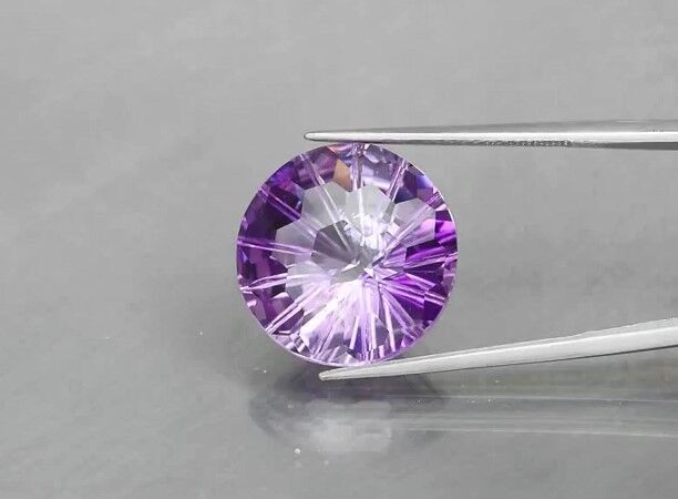 12.51ct 15.8x10.1mm VS Round Brilliant Natural Unheated Purple Amethyst, Uruguay